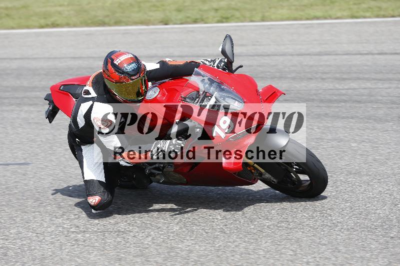 /27 12.06.2025 Ducati Schweiz Trackday Warmup  ADR/gruen-vert/19